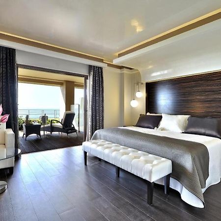 Vincci Seleccion Aleysa Hotel Беналмадена Екстериор снимка A bedroom at the hotel