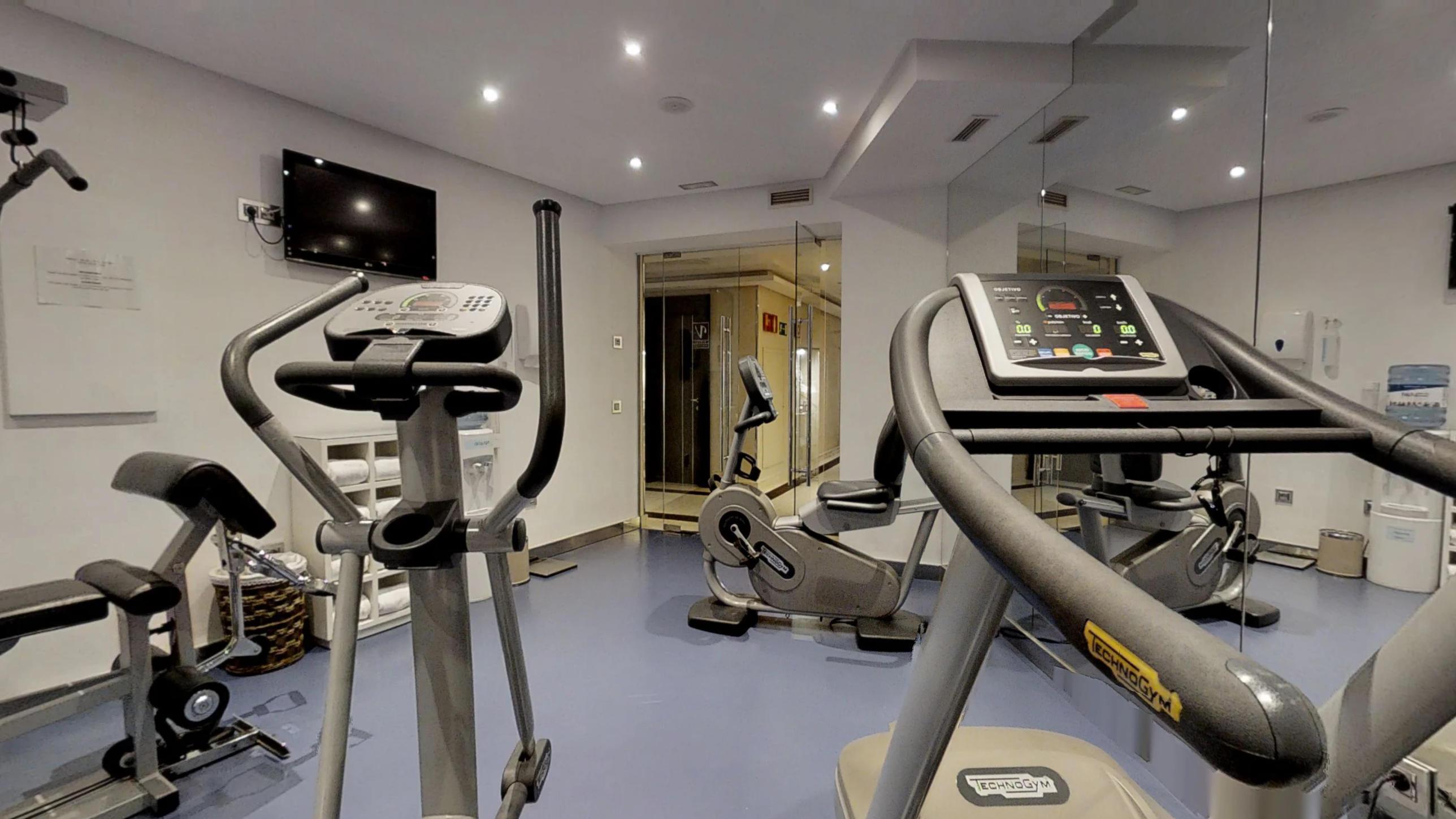 Vincci Seleccion Aleysa Hotel Беналмадена Екстериор снимка The gym at the hotel