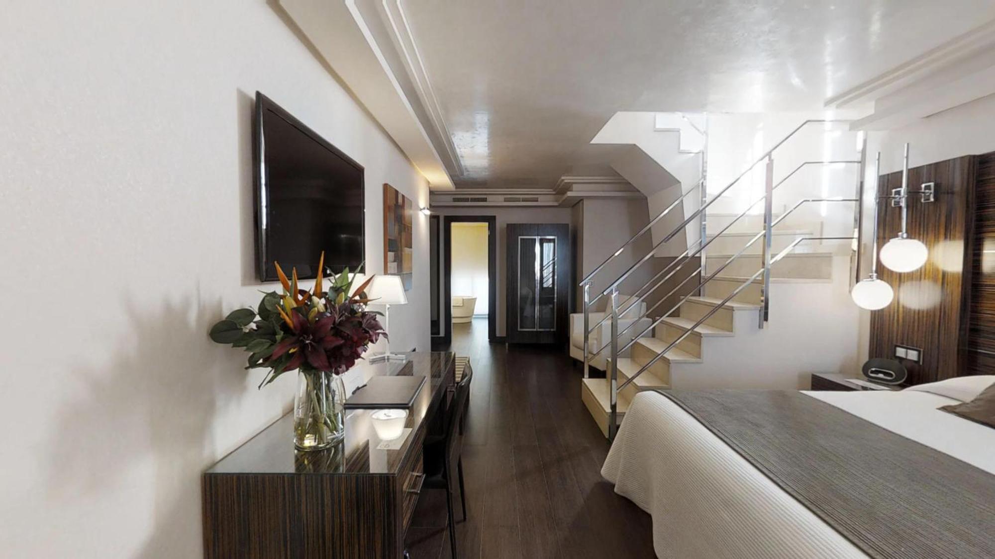 Vincci Seleccion Aleysa Hotel Беналмадена Стая снимка A suite at the hotel